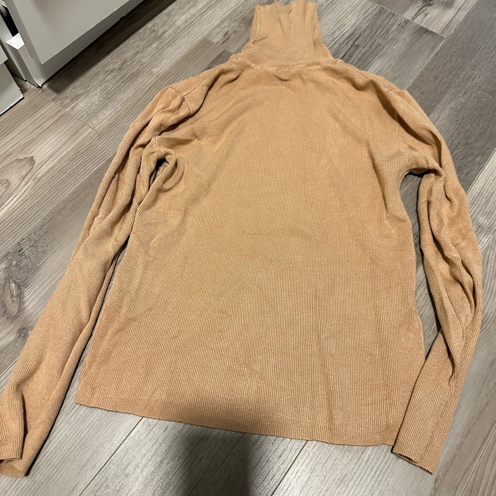 Turtleneck beige never worn